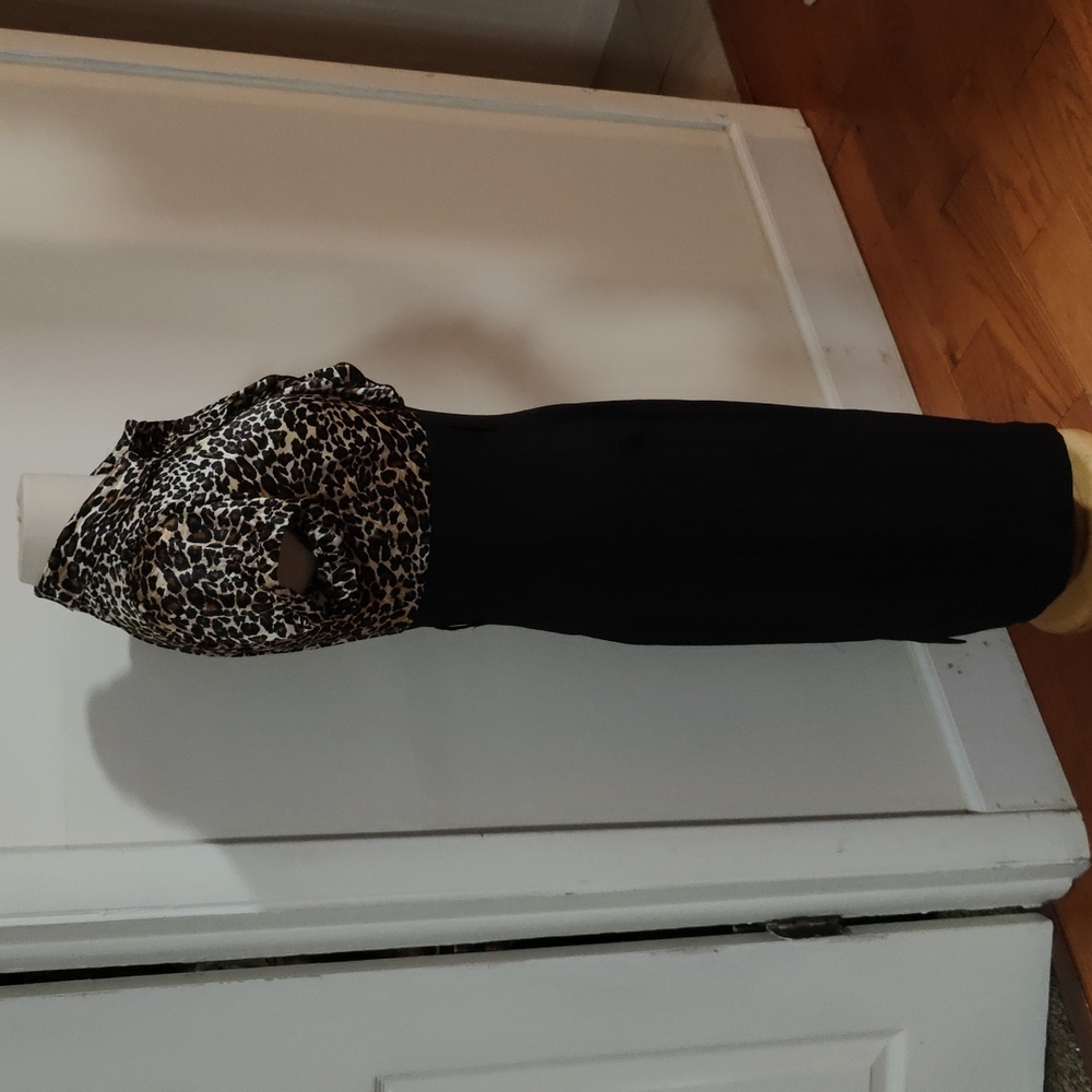 šLeopard Black Ruffle Dress - Picture 4 of 11